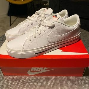 Brand New !!!!!!! Nike Night Court Legacy.